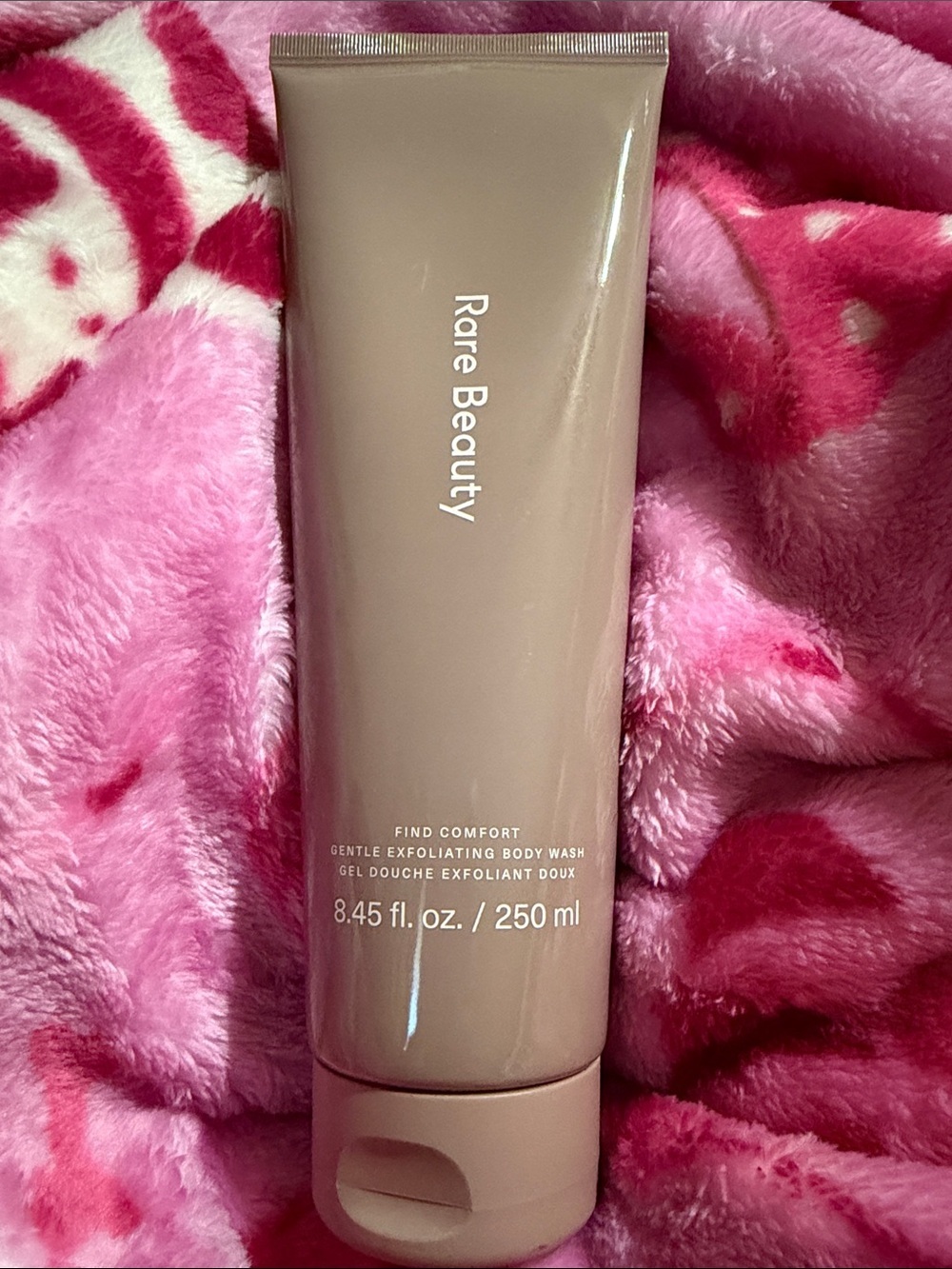Rare Beauty Find Comfort Gentle Exfoliating Body Wash